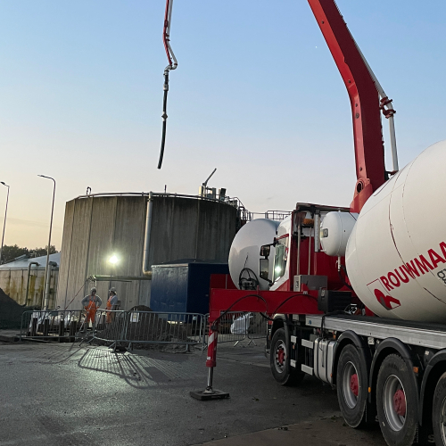 Betonstort met geopolymeerbeton - RWZI Echten