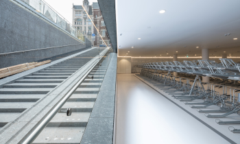 Fietsenstalling-Beursplein_zicht-stalling-entree_VenhoevenCS_©Ossip.jpg
