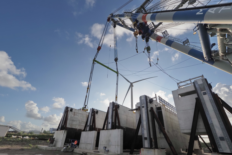 Zoutdam IJmuiden - scheidende wanden succesvol geplaatst - 5