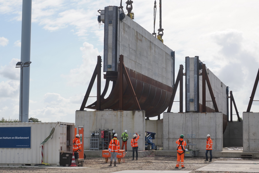 Zoutdam IJmuiden - scheidende wanden succesvol geplaatst - 6