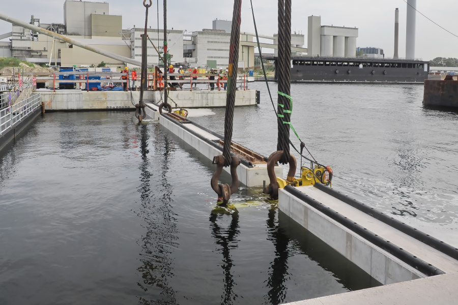 Zoutdam IJmuiden - scheidende wanden succesvol geplaatst - 7