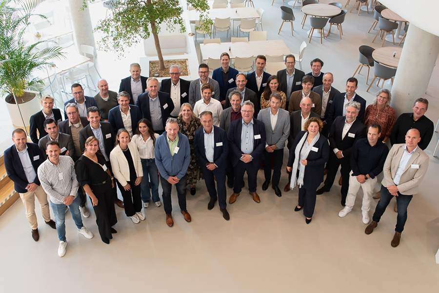 Groepsfoto ondertekening contract TenneT.