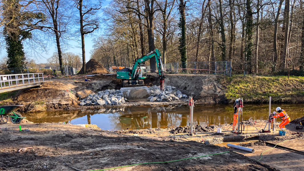 Vloedstegenbrug