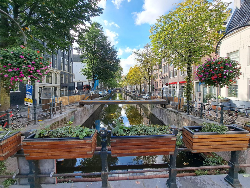 Burgwallen - Hulpbrug Amsterdam