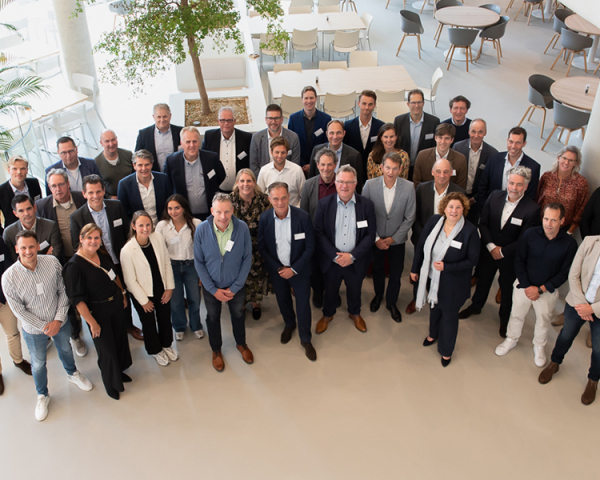 Groepsfoto ondertekening contract TenneT.