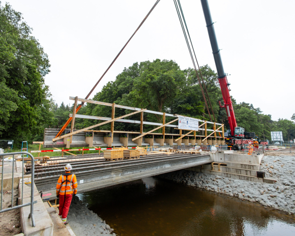 Vloedstegenbrug