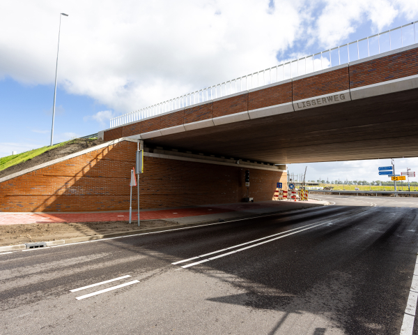 A44 Lisserwegviaduct - Van Hattum en Blankevoort