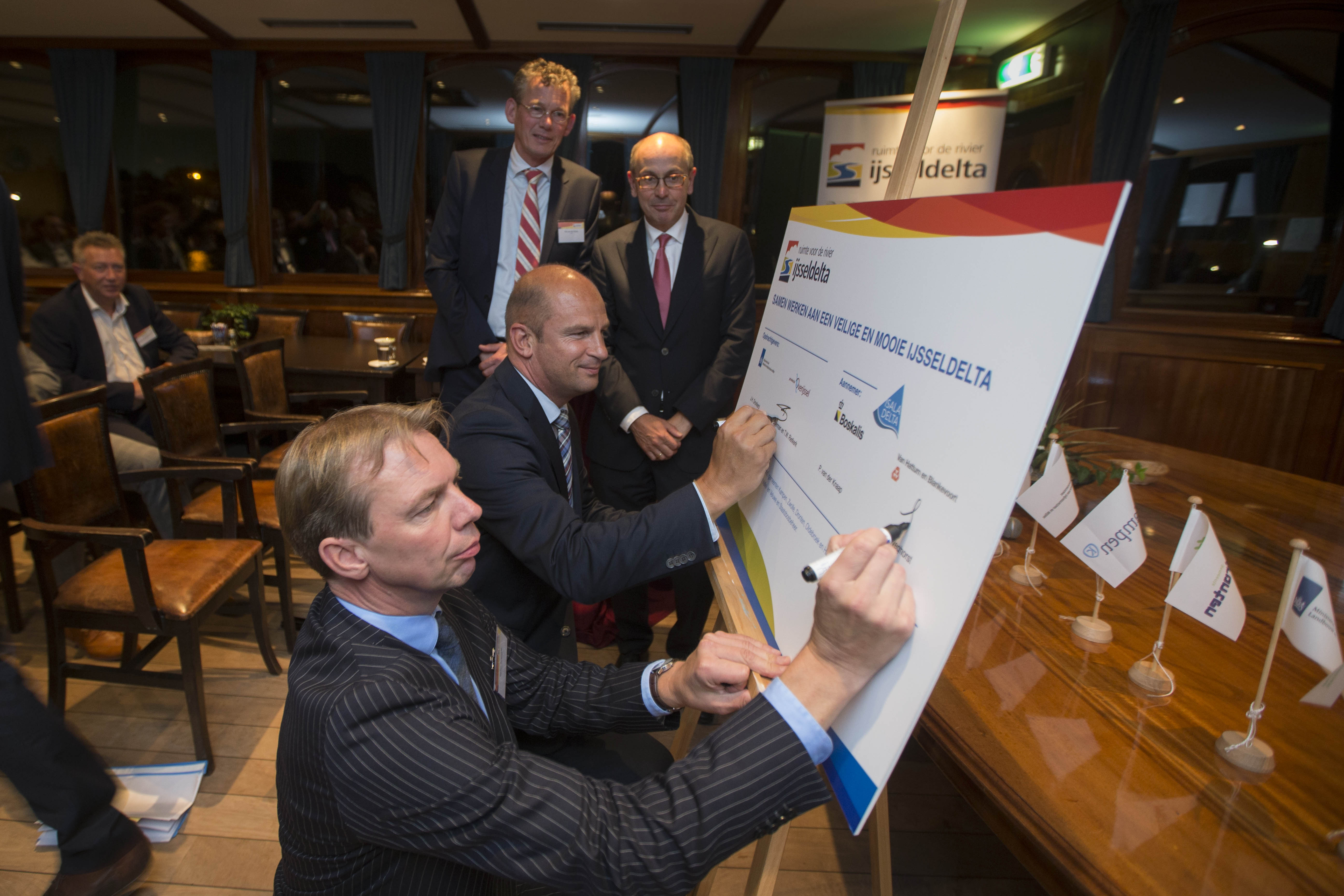 OndertekeningIJsseldelta.jpg